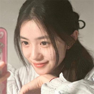 微笑的苹吉